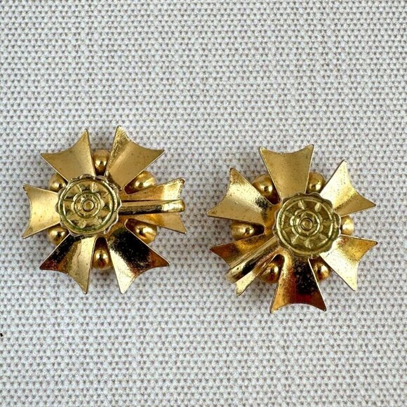 Guilloché Floral Earrings, Vintage Gold Screw-Back - Picture 6 of 7